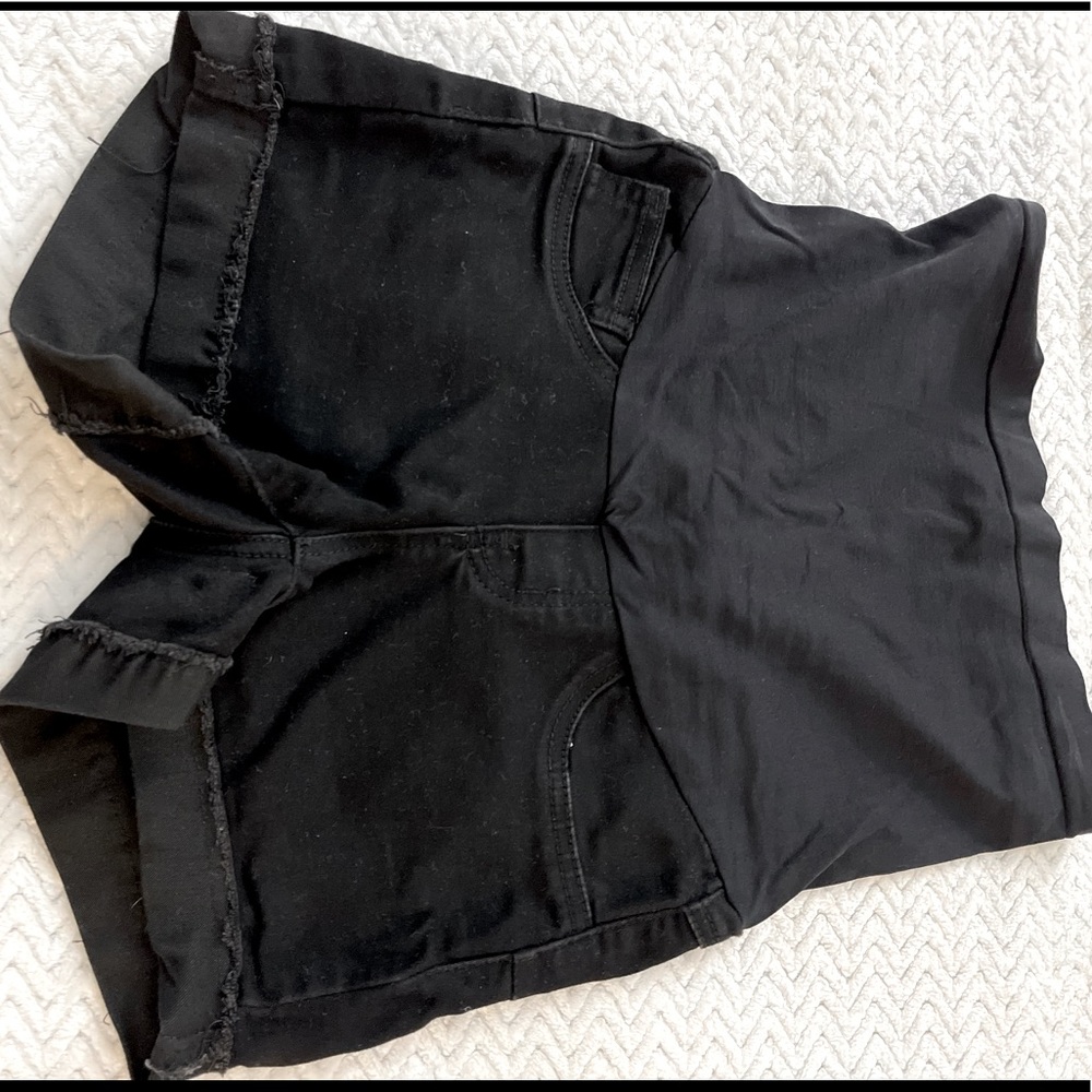 Black shorts/maternity